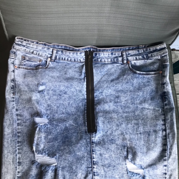 Love & Legend Stretch Denim Skirt  sz 24 - Picture 2 of 3